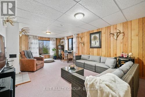 159 Blakely Road, Madoc, ON - Indoor Photo Showing Living Room
