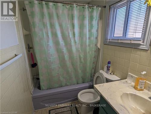 27 Edmunds Crescent, London, ON - Indoor Photo Showing Bathroom