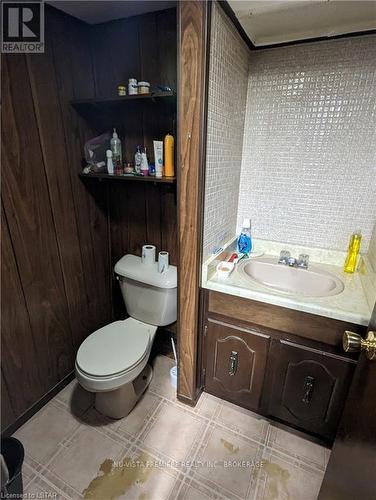 27 Edmunds Crescent, London, ON - Indoor Photo Showing Bathroom