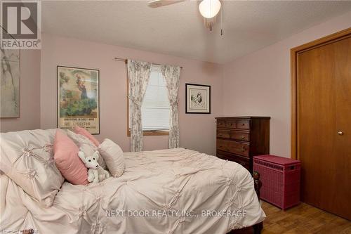 413 Shannon Boulevard, South Huron, ON - Indoor Photo Showing Bedroom
