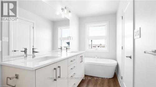 36 Lucas Road, St. Thomas, ON - Indoor Photo Showing Bathroom