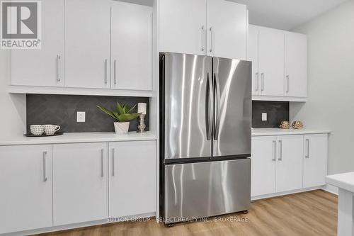 36 Lucas Road, St. Thomas, ON - Indoor Photo Showing Kitchen