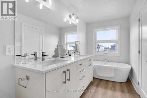 36 Lucas Road, St. Thomas, ON - Indoor Photo Showing Bathroom