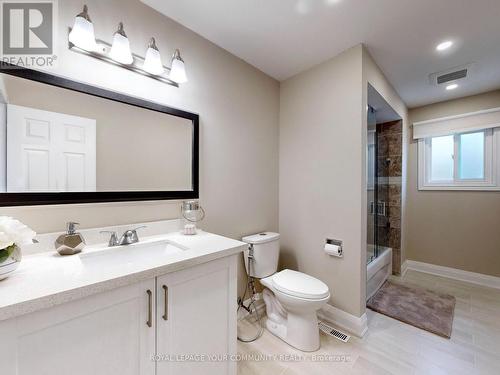 297 Jelley Avenue, Newmarket, ON - Indoor Photo Showing Bathroom