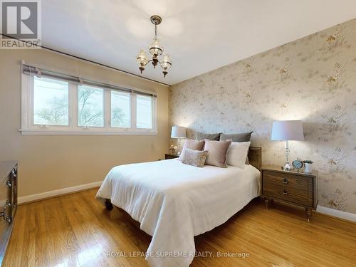 122 Brookhaven Drive, Toronto, ON - Indoor Photo Showing Bedroom