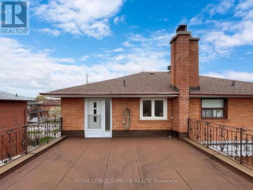122 Brookhaven Drive, Toronto, ON - Outdoor