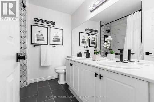 3702 - 3504 Hurontario Street, Mississauga, ON - Indoor Photo Showing Bathroom