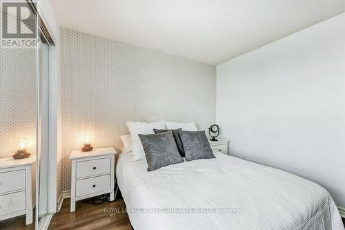318 - 300 Manitoba Street, Toronto, ON - Indoor Photo Showing Bedroom