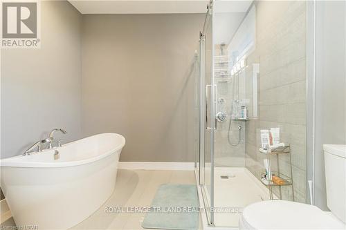 3 - 52 Sunrise Lane, Lambton Shores, ON - Indoor Photo Showing Bathroom