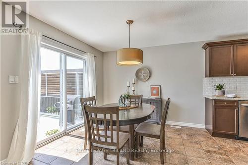 335 Portrush Place, London, ON - Indoor Photo Showing Dining Room