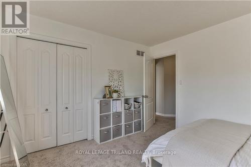 335 Portrush Place, London, ON - Indoor Photo Showing Bedroom