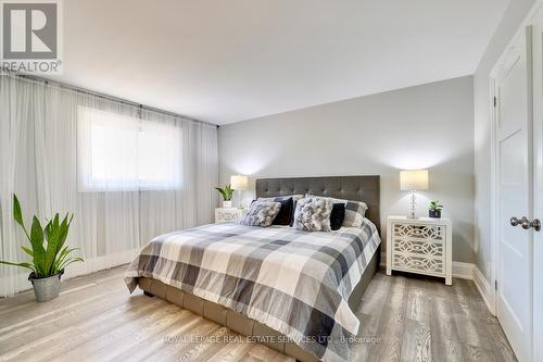 514 Vyner Crescent, Oakville, ON - Indoor Photo Showing Bedroom