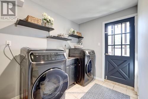 514 Vyner Crescent, Oakville, ON - Indoor Photo Showing Laundry Room