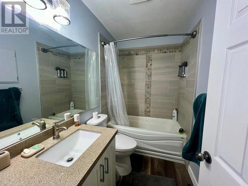 920 91 Avenue, Dawson Creek, BC - Indoor Photo Showing Bathroom