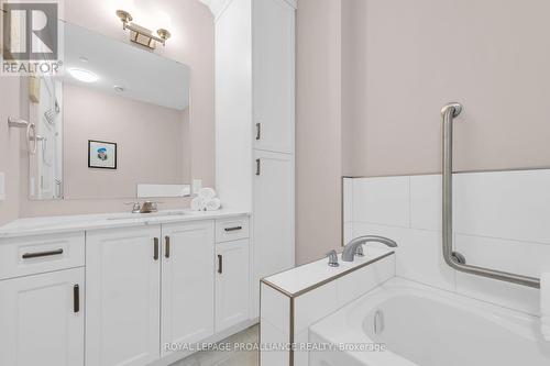 414 - 199 Front Street, Belleville, ON - Indoor Photo Showing Bathroom