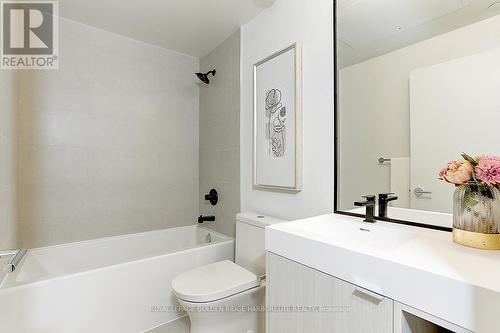 413 - 250 Lawrence Avenue W, Toronto, ON - Indoor Photo Showing Bathroom