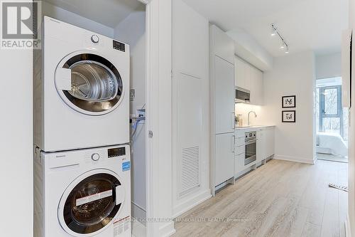 413 - 250 Lawrence Avenue W, Toronto, ON - Indoor Photo Showing Laundry Room