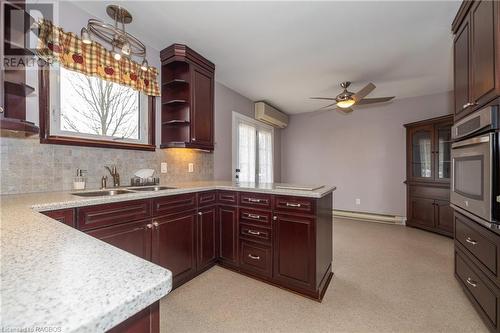 504 18Th Street E, Owen Sound, ON - Indoor Photo Showing Kitchen With Double Sink