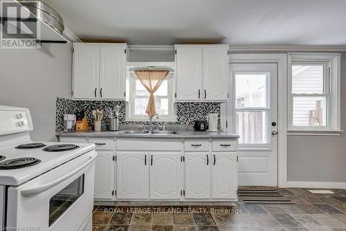 31 Malakoff Street, St. Thomas, ON - Indoor Photo Showing Kitchen With Double Sink