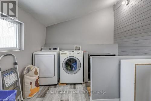 31 Malakoff Street, St. Thomas, ON - Indoor Photo Showing Laundry Room