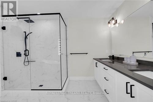 187 Foxborough Place, Thames Centre, ON - Indoor Photo Showing Bathroom