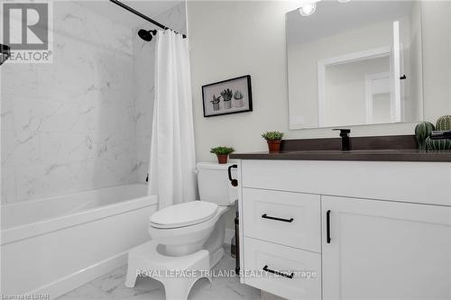 187 Foxborough Place, Thames Centre, ON - Indoor Photo Showing Bathroom