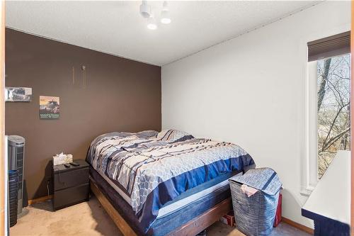 21 Sandhill Drive, West St Paul, MB - Indoor Photo Showing Bedroom