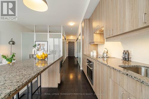3709 - 426 University Avenue, Toronto, ON - Indoor Photo Showing Kitchen With Upgraded Kitchen
