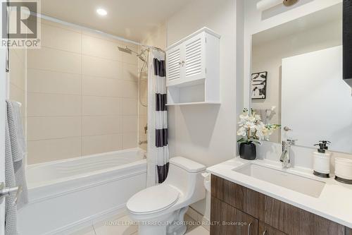 3709 - 426 University Avenue, Toronto, ON - Indoor Photo Showing Bathroom