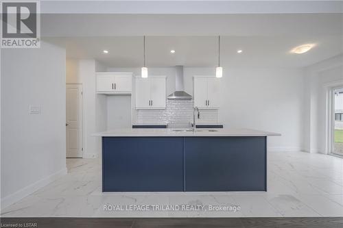 3837 Auckland Avenue, London, ON - Indoor Photo Showing Kitchen