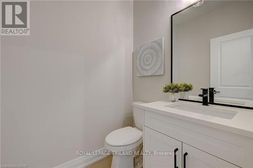 6473 Royal Magnolia Avenue, London, ON - Indoor Photo Showing Bathroom