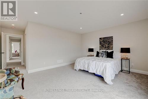 6473 Royal Magnolia Avenue, London, ON - Indoor Photo Showing Bedroom