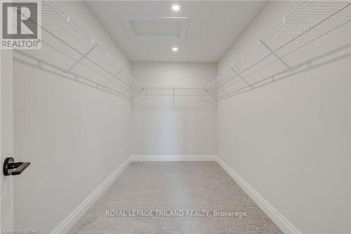 6473 Royal Magnolia Avenue, London, ON - Indoor Photo Showing Other Room