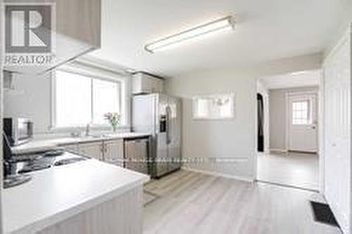 1725 Spruce Hill Road, Pickering, ON - Indoor Photo Showing Kitchen
