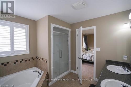968 Springbank Avenue N, Woodstock, ON - Indoor Photo Showing Bathroom