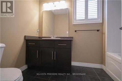 968 Springbank Avenue N, Tillsonburg, ON - Indoor Photo Showing Bathroom