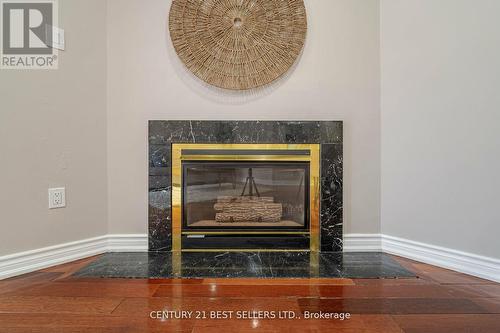 5649 Cortina Crescent, Mississauga, ON - Indoor With Fireplace