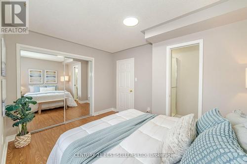 5649 Cortina Crescent, Mississauga, ON - Indoor Photo Showing Bedroom