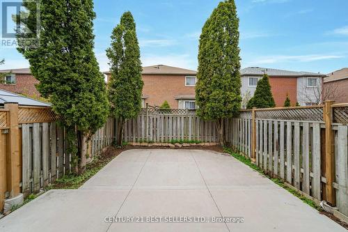 5649 Cortina Crescent, Mississauga, ON - Outdoor