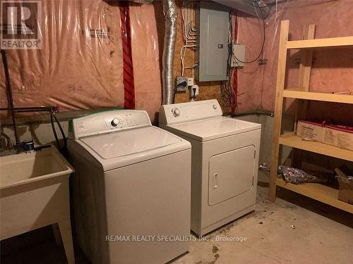 5860 Delle Donne Drive, Mississauga, ON - Indoor Photo Showing Laundry Room