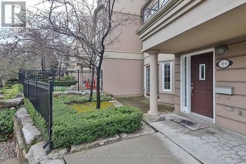 Th 10 - 8 Rean Drive, Toronto, ON - Outdoor