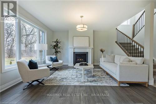 2195 Lockwood Crescent, Strathroy-Caradoc, ON - Indoor Photo Showing Living Room With Fireplace