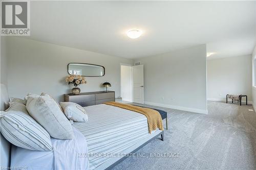 2195 Lockwood Crescent, Strathroy-Caradoc, ON - Indoor Photo Showing Bedroom