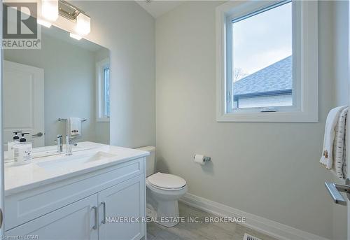 2195 Lockwood Crescent, Strathroy-Caradoc, ON - Indoor Photo Showing Bathroom
