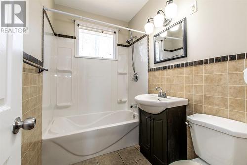 608 Topsail Road, St. John'S, NL - Indoor Photo Showing Bathroom
