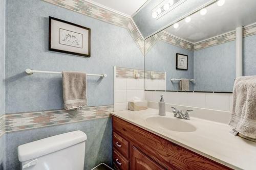 123 Currie Street, Hamilton, ON - Indoor Photo Showing Bathroom