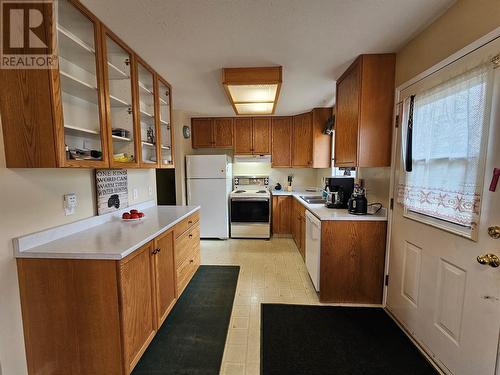 5112 43 Street Ne, Chetwynd, BC - Indoor Photo Showing Kitchen With Double Sink
