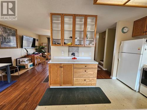 5112 43 Street Ne, Chetwynd, BC - Indoor Photo Showing Kitchen