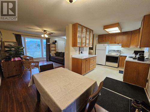 5112 43 Street Ne, Chetwynd, BC - Indoor Photo Showing Kitchen With Double Sink