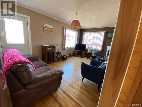 354 Vimy, Dalhousie, NB - Indoor Photo Showing Living Room